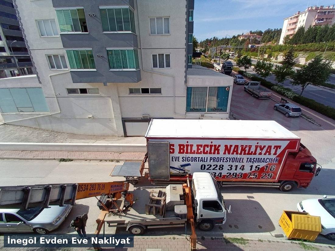 İnegöl evden eve nakliyat - cephe asansörü ile yüksek kattan eşya indirme